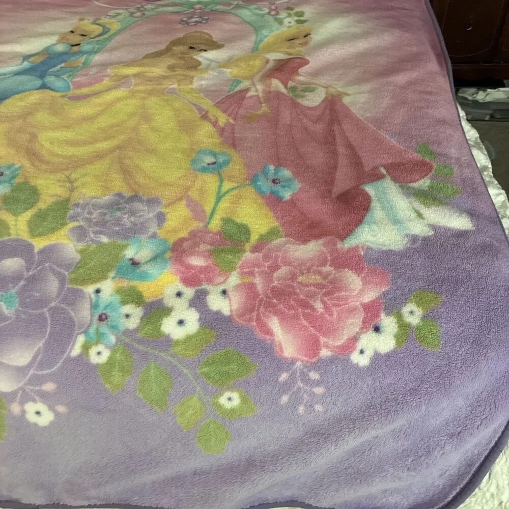 Disney Princesses VTG 90s Plush Blanket Cinderella Sleeping Beauty Belle 59